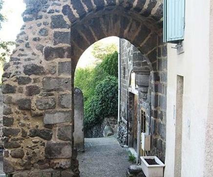 Le Petit Seguret Apartment Le Puy-en-Velay ภายนอก รูปภาพ