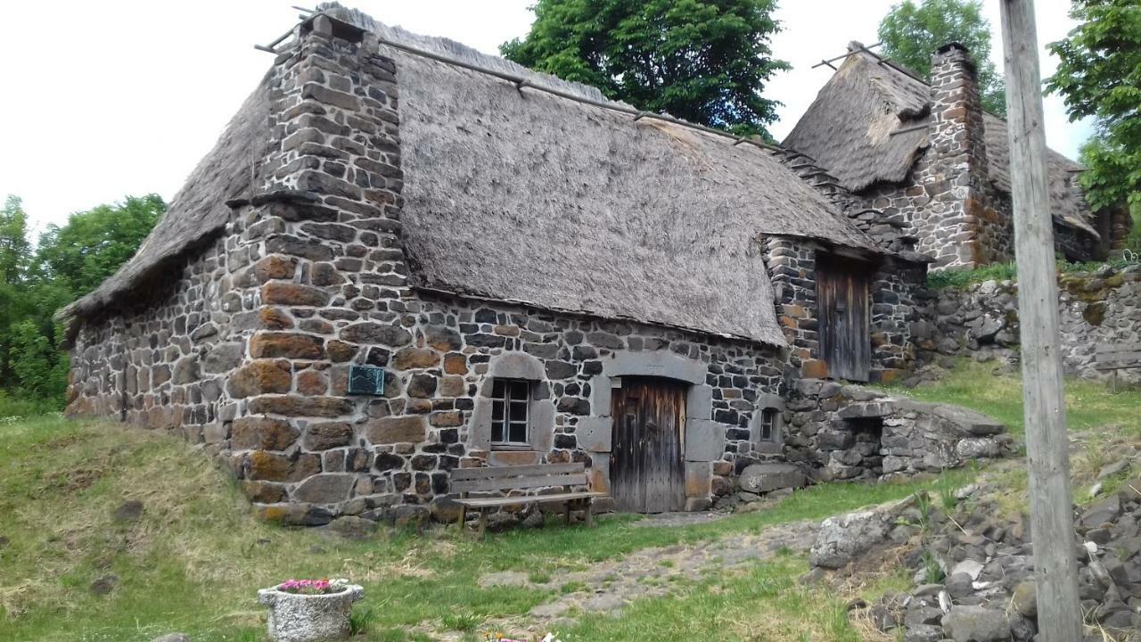 Le Petit Seguret Apartment Le Puy-en-Velay ภายนอก รูปภาพ