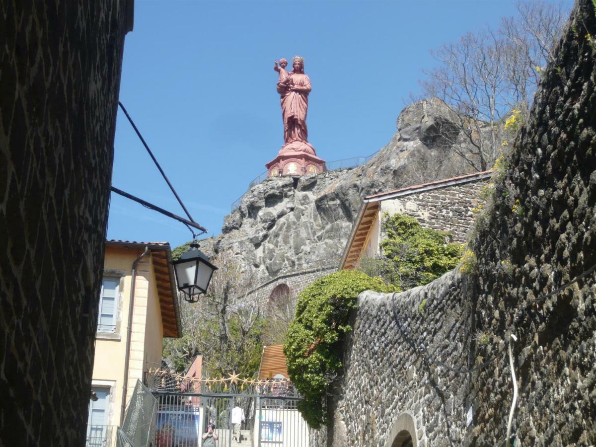 Le Petit Seguret Apartment Le Puy-en-Velay ภายนอก รูปภาพ